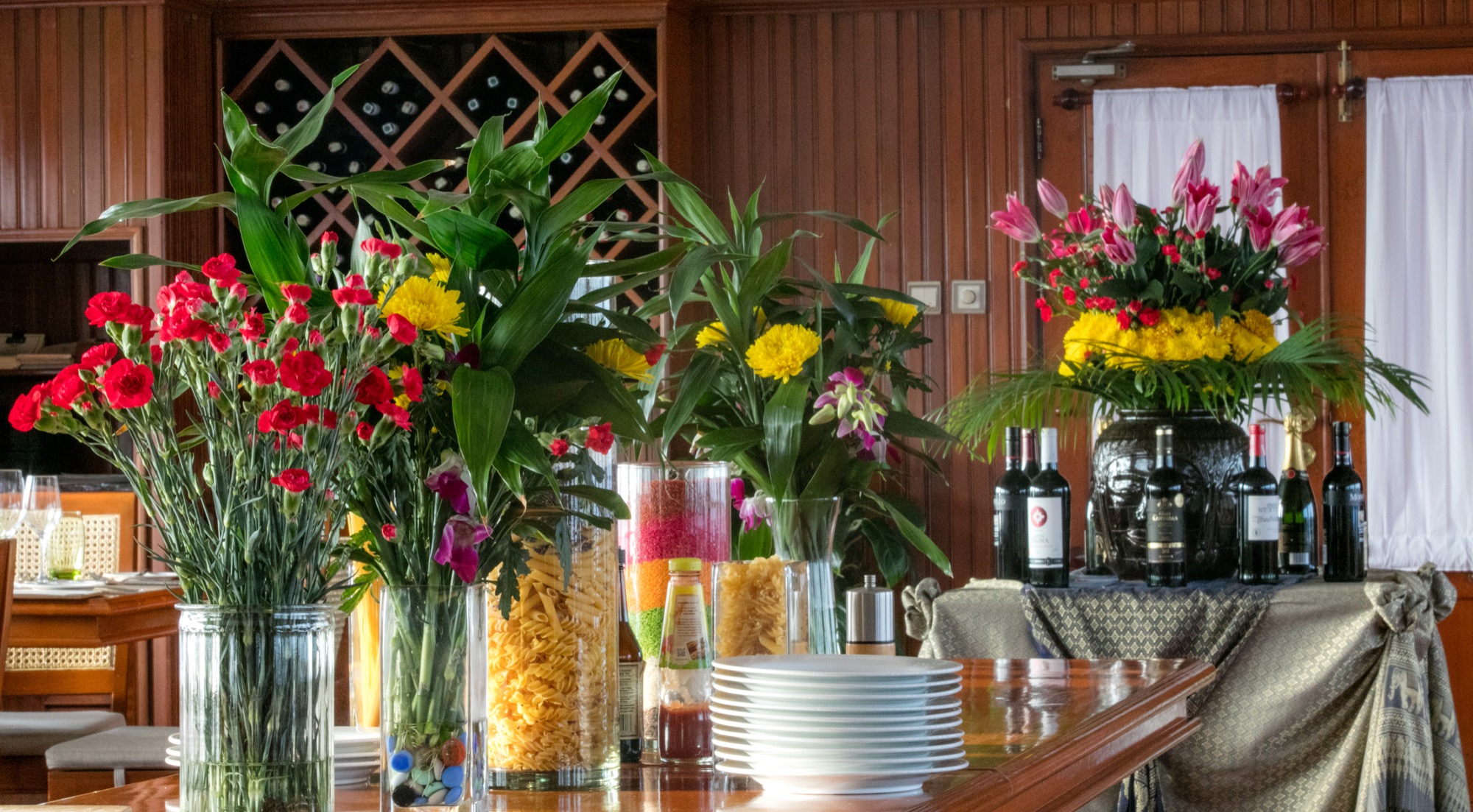 Pandaw RV Mekong Pandaw Restaurant 4.jpg